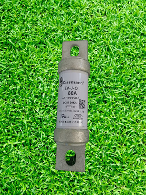 1000vdc Ev قوة حماية 80amp فيوز سيراميك أنبوب مستدير الترباس على