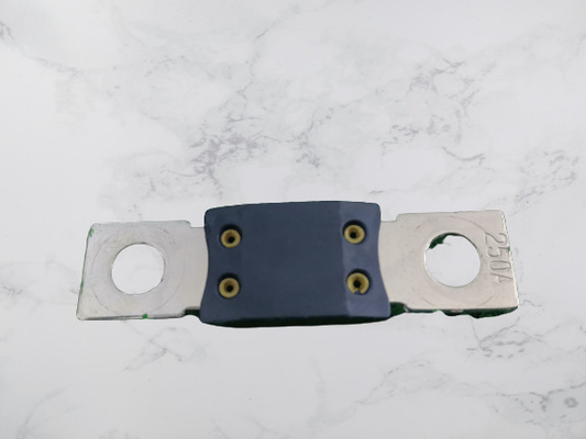 فيوز السيراميك للسيارات الاستخدام الرئيسي في سلامة بطارية السيارة UL Standard Fuse في الصين
