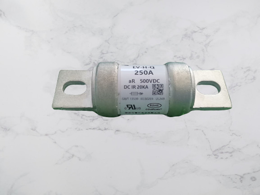 500VDC Bolt Type Fuse ، سيراميك أشباه الموصلات 150Amp سريع المفعول الصمامات