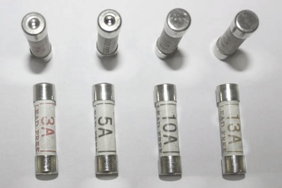 الحماية الحالية BS1362 خرطوشة الصمامات 13a شهادة الجهد المقنن ASTA